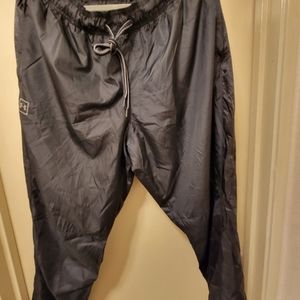 Mens Under Armour Nylon Windbreaker Track Pants Black XL Excellent used cond